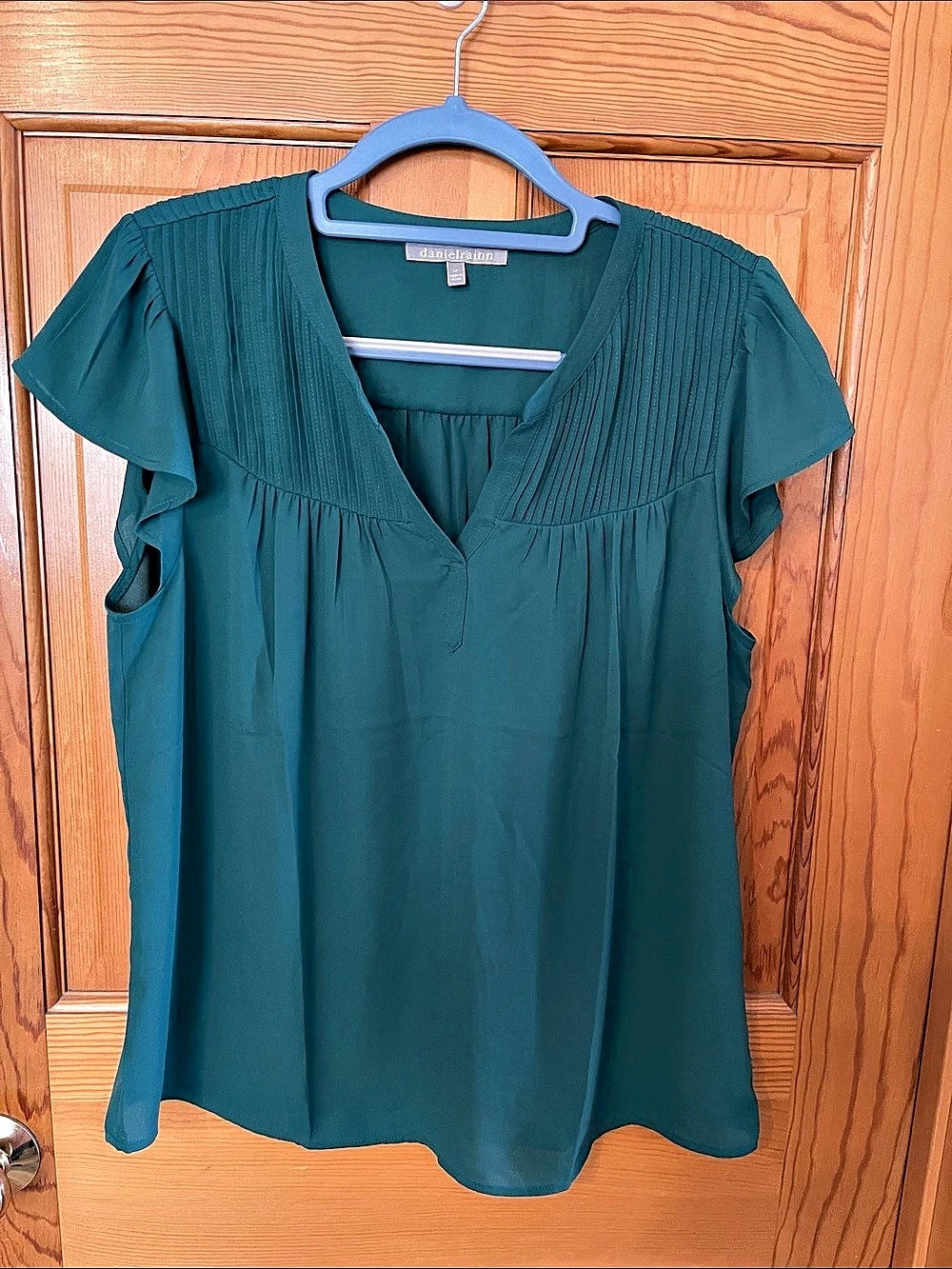 daniel rainn Green Short Sleeve Blouse Like New